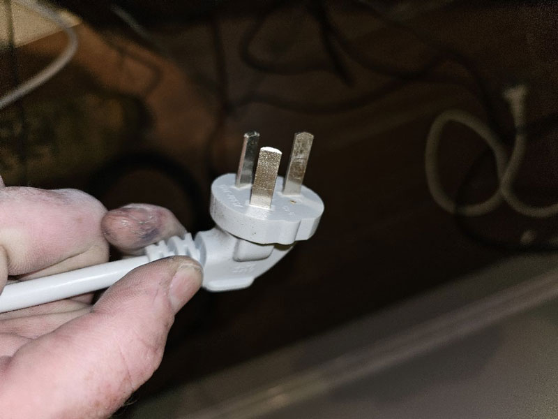 Imported_non_compliant_plug